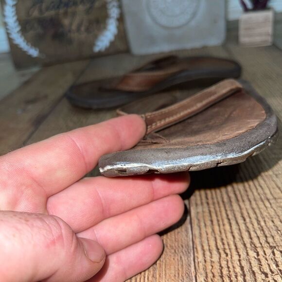 Olukai Ohana flip flops read description - Picture 2 of 10